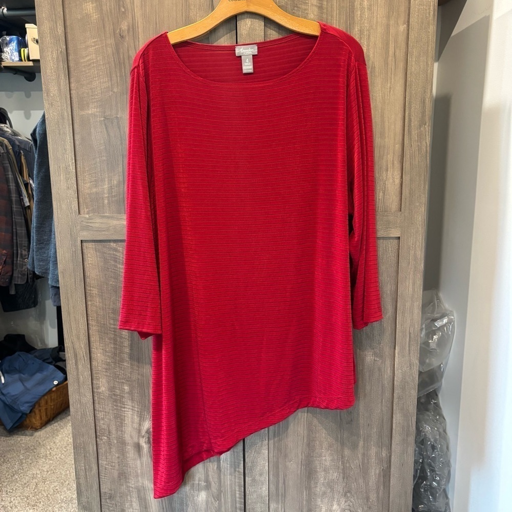 Chicos size 4 (XXL) Travelers Asymmetrical Top Red Stretch slinky